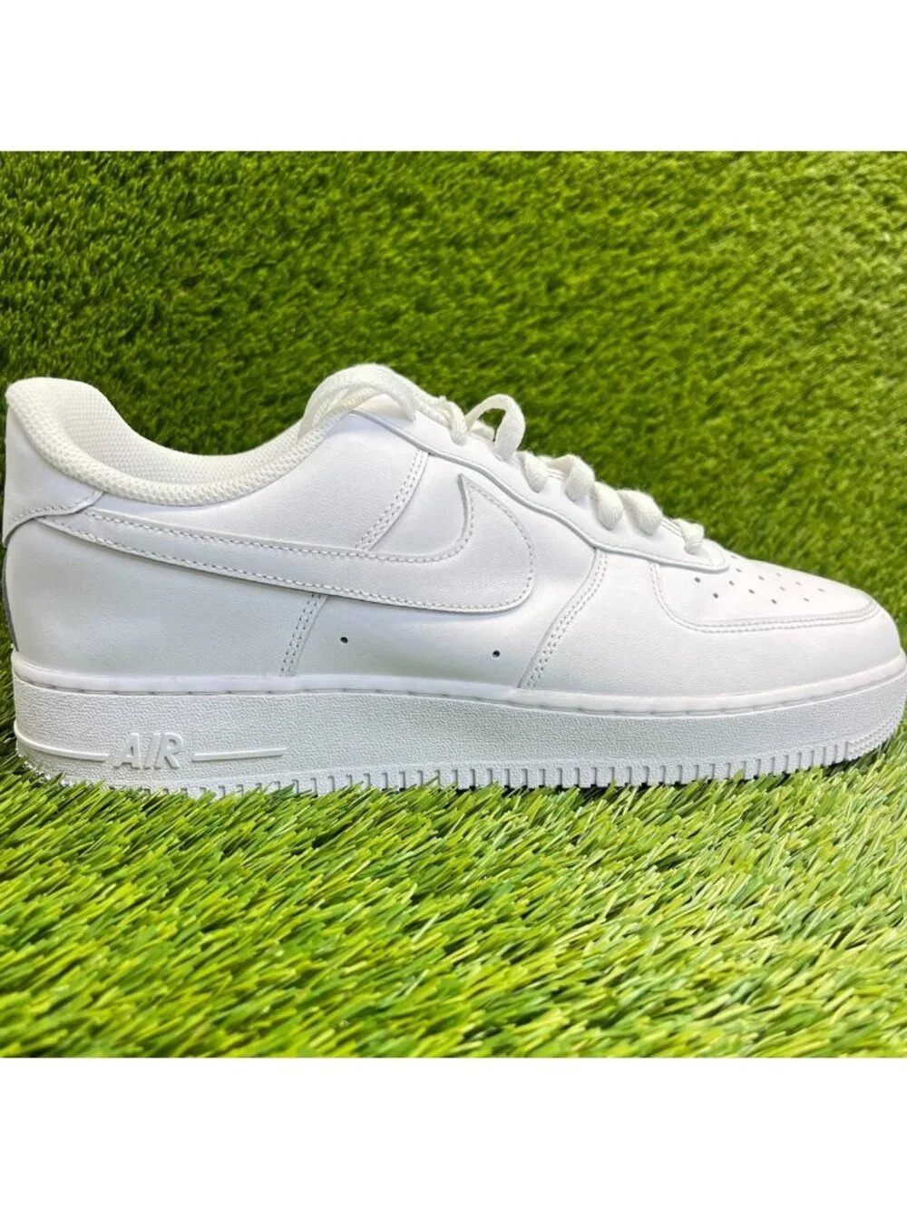 Nike Air Force 1 Low '07 Mens Size 11 White Athletic Lifestyle Shoes Sneakers‎